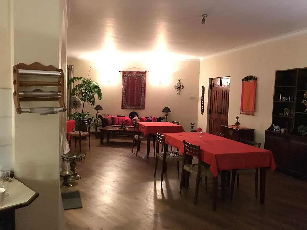 בית הארחה קנדי Villa 49